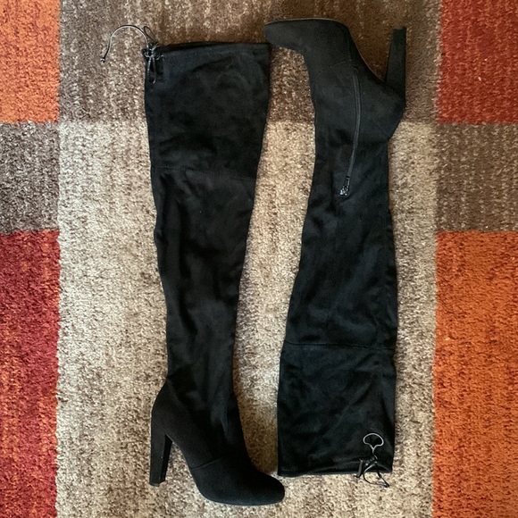 Knee high boots with zipper on the side and adjustable string - Picture 2 of 4